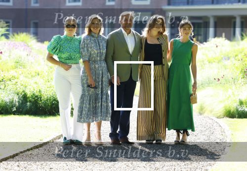 Den Haag 30 juni 2025
Jaarlijkse fotouurtje op huis ten Bosch met aanwezig Koning Willem Alexander Koningin Maxima Prinses Amalia Prinses Alexia Prinses Ariane en hondje Mambo.