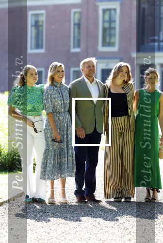 Den Haag 30 juni 2025
Jaarlijkse fotouurtje op huis ten Bosch met aanwezig Koning Willem Alexander Koningin Maxima Prinses Amalia Prinses Alexia Prinses Ariane en hondje Mambo.