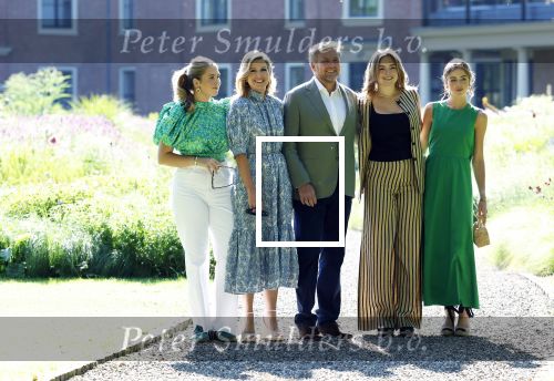 Den Haag 30 juni 2025
Jaarlijkse fotouurtje op huis ten Bosch met aanwezig Koning Willem Alexander Koningin Maxima Prinses Amalia Prinses Alexia Prinses Ariane en hondje Mambo.