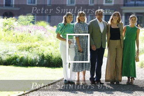 Den Haag 30 juni 2025
Jaarlijkse fotouurtje op huis ten Bosch met aanwezig Koning Willem Alexander Koningin Maxima Prinses Amalia Prinses Alexia Prinses Ariane en hondje Mambo.