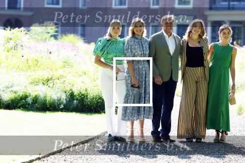 Den Haag 30 juni 2025
Jaarlijkse fotouurtje op huis ten Bosch met aanwezig Koning Willem Alexander Koningin Maxima Prinses Amalia Prinses Alexia Prinses Ariane en hondje Mambo.