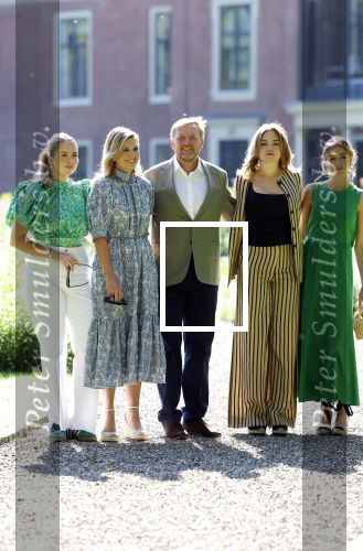 Den Haag 30 juni 2025
Jaarlijkse fotouurtje op huis ten Bosch met aanwezig Koning Willem Alexander Koningin Maxima Prinses Amalia Prinses Alexia Prinses Ariane en hondje Mambo.