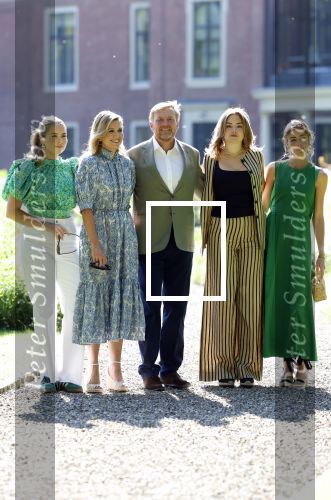 Den Haag 30 juni 2025
Jaarlijkse fotouurtje op huis ten Bosch met aanwezig Koning Willem Alexander Koningin Maxima Prinses Amalia Prinses Alexia Prinses Ariane en hondje Mambo.