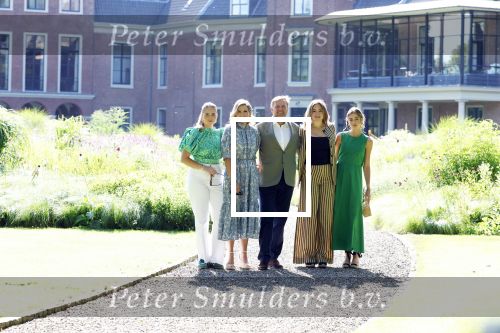 Den Haag 30 juni 2025
Jaarlijkse fotouurtje op huis ten Bosch met aanwezig Koning Willem Alexander Koningin Maxima Prinses Amalia Prinses Alexia Prinses Ariane en hondje Mambo.