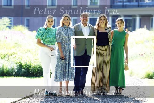 Den Haag 30 juni 2025
Jaarlijkse fotouurtje op huis ten Bosch met aanwezig Koning Willem Alexander Koningin Maxima Prinses Amalia Prinses Alexia Prinses Ariane en hondje Mambo.