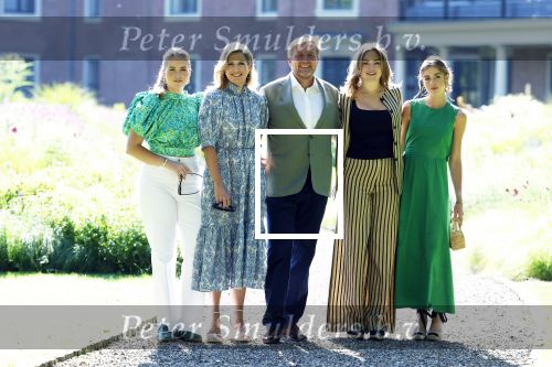Den Haag 30 juni 2025
Jaarlijkse fotouurtje op huis ten Bosch met aanwezig Koning Willem Alexander Koningin Maxima Prinses Amalia Prinses Alexia Prinses Ariane en hondje Mambo.