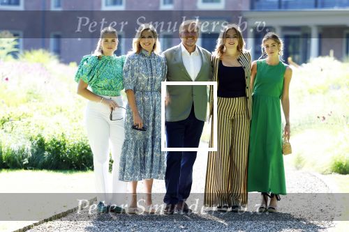 Den Haag 30 juni 2025
Jaarlijkse fotouurtje op huis ten Bosch met aanwezig Koning Willem Alexander Koningin Maxima Prinses Amalia Prinses Alexia Prinses Ariane en hondje Mambo.