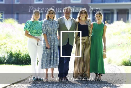 Den Haag 30 juni 2025
Jaarlijkse fotouurtje op huis ten Bosch met aanwezig Koning Willem Alexander Koningin Maxima Prinses Amalia Prinses Alexia Prinses Ariane en hondje Mambo.