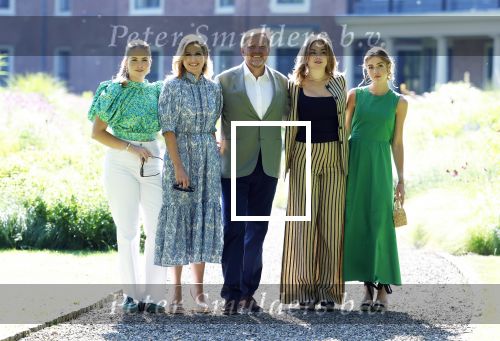 Den Haag 30 juni 2025
Jaarlijkse fotouurtje op huis ten Bosch met aanwezig Koning Willem Alexander Koningin Maxima Prinses Amalia Prinses Alexia Prinses Ariane en hondje Mambo.