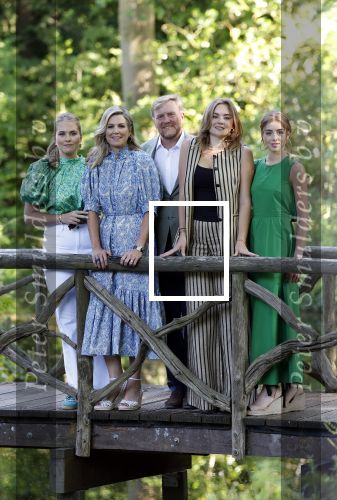 Den Haag 30 juni 2025
Jaarlijkse fotouurtje op huis ten Bosch met aanwezig Koning Willem Alexander Koningin Maxima Prinses Amalia Prinses Alexia Prinses Ariane en hondje Mambo.