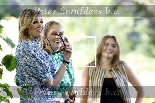 Den Haag 30 juni 2025
Jaarlijkse fotouurtje op huis ten Bosch met aanwezig Koning Willem Alexander Koningin Maxima Prinses Amalia Prinses Alexia Prinses Ariane en hondje Mambo.