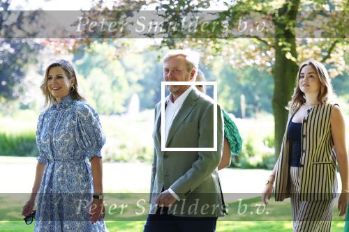 Den Haag 30 juni 2025
Jaarlijkse fotouurtje op huis ten Bosch met aanwezig Koning Willem Alexander Koningin Maxima Prinses Amalia Prinses Alexia Prinses Ariane en hondje Mambo.