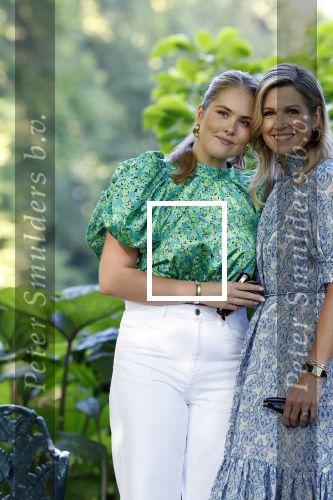 Den Haag 30 juni 2025
Jaarlijkse fotouurtje op huis ten Bosch met aanwezig Koning Willem Alexander Koningin Maxima Prinses Amalia Prinses Alexia Prinses Ariane en hondje Mambo.