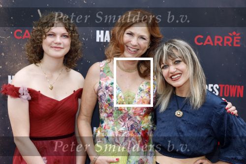 Amsterdsam 29 juni 2025
Premiere Hadestown in Carre. Madeleine van der Zwaan met haar dochter en Anais Mitchell