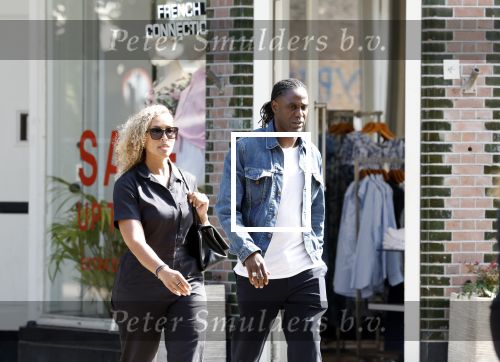 Amsterdam 15 juli 2025
Mario Melchiot met partner op de cornelis schuytstraat.