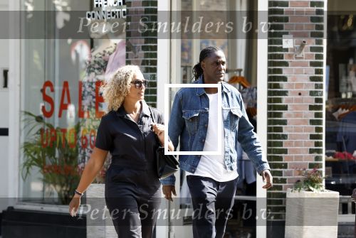 Amsterdam 15 juli 2025
Mario Melchiot met partner op de cornelis schuytstraat.
