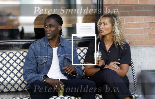 Amsterdam 15 juli 2025
Mario Melchiot met partner op de cornelis schuytstraat.