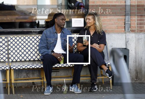 Amsterdam 15 juli 2025
Mario Melchiot met partner op de cornelis schuytstraat.