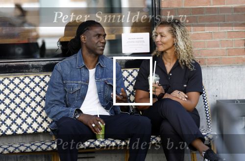 Amsterdam 15 juli 2025
Mario Melchiot met partner op de cornelis schuytstraat.
