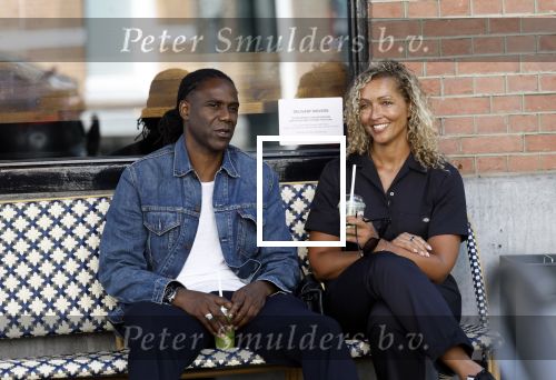 Amsterdam 15 juli 2025
Mario Melchiot met partner op de cornelis schuytstraat.