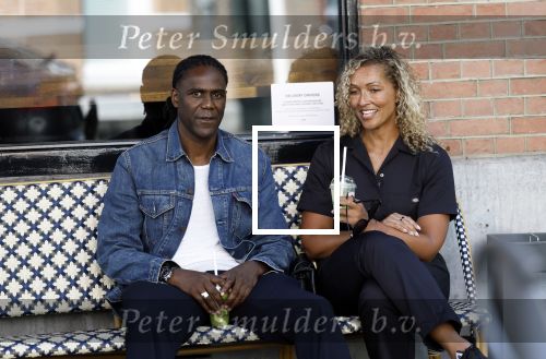 Amsterdam 15 juli 2025
Mario Melchiot met partner op de cornelis schuytstraat.