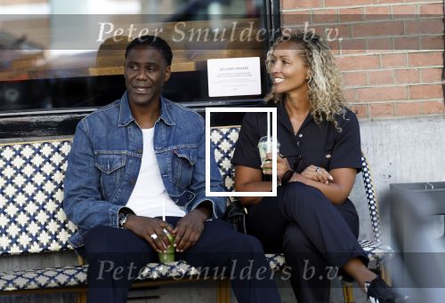 Amsterdam 15 juli 2025
Mario Melchiot met partner op de cornelis schuytstraat.