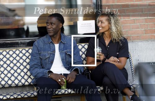 Amsterdam 15 juli 2025
Mario Melchiot met partner op de cornelis schuytstraat.
