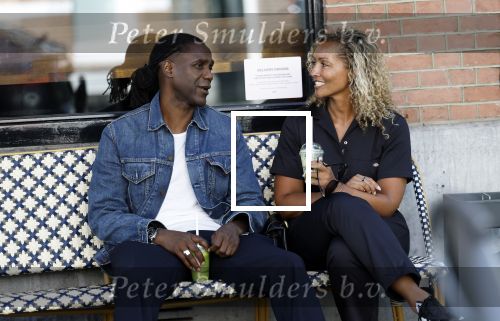 Amsterdam 15 juli 2025
Mario Melchiot met partner op de cornelis schuytstraat.