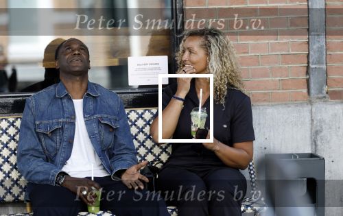 Amsterdam 15 juli 2025
Mario Melchiot met partner op de cornelis schuytstraat.