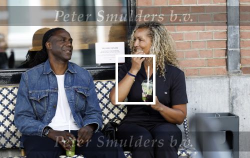 Amsterdam 15 juli 2025
Mario Melchiot met partner op de cornelis schuytstraat.