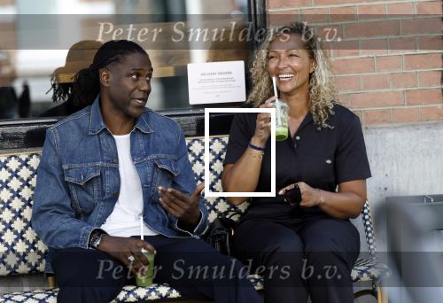 Amsterdam 15 juli 2025
Mario Melchiot met partner op de cornelis schuytstraat.