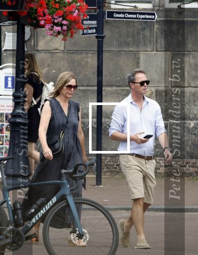 Gouda 18 juli 2025
Rogier Smit heeft een afspraak met zijn zus Pauline en zwager Reinout  in het centrum van Gouda.