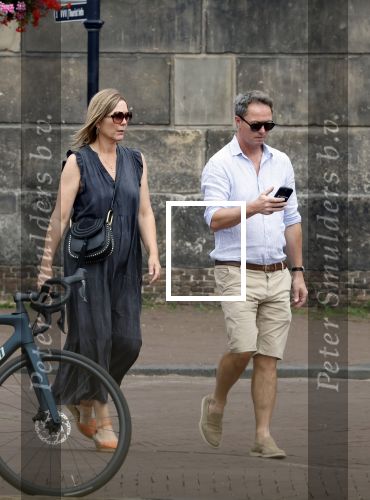 Gouda 18 juli 2025
Rogier Smit heeft een afspraak met zijn zus Pauline en zwager Reinout  in het centrum van Gouda.