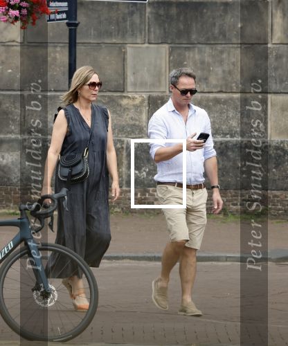 Gouda 18 juli 2025
Rogier Smit heeft een afspraak met zijn zus Pauline en zwager Reinout  in het centrum van Gouda.