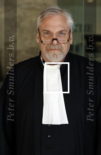 Den Haag 9 juli 2025
Rechtszaak hoger beroep Maxime Meiland in rechtbank Den Haag .
Maxime kwam met haar moeder Erica Meiland Jan Dijkgraaf en advocaat Sebas Diekstra. Advocaat Peter Schouten verdedigt bde tegenpartij . Peter heeft beveiliging