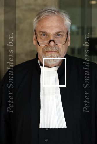 Den Haag 9 juli 2025
Rechtszaak hoger beroep Maxime Meiland in rechtbank Den Haag .
Maxime kwam met haar moeder Erica Meiland Jan Dijkgraaf en advocaat Sebas Diekstra. Advocaat Peter Schouten verdedigt bde tegenpartij . Peter heeft beveiliging