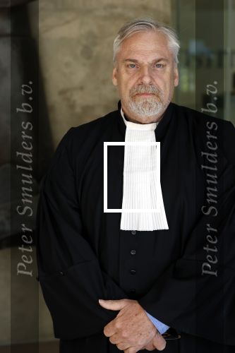 Den Haag 9 juli 2025
Rechtszaak hoger beroep Maxime Meiland in rechtbank Den Haag .
Maxime kwam met haar moeder Erica Meiland Jan Dijkgraaf en advocaat Sebas Diekstra. Advocaat Peter Schouten verdedigt bde tegenpartij . Peter heeft beveiliging