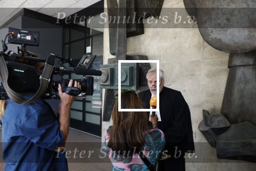 Den Haag 9 juli 2025
Rechtszaak hoger beroep Maxime Meiland in rechtbank Den Haag .
Maxime kwam met haar moeder Erica Meiland Jan Dijkgraaf en advocaat Sebas Diekstra. Advocaat Peter Schouten verdedigt bde tegenpartij . Peter heeft beveiliging