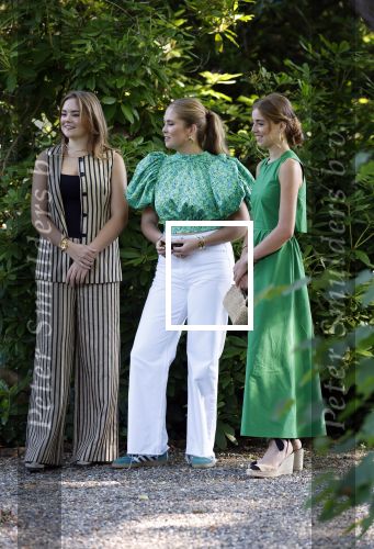 Den Haag 30 juni 2025
Jaarlijkse fotouurtje op huis ten Bosch met aanwezig Koning Willem Alexander Koningin Maxima Prinses Amalia Prinses Alexia Prinses Ariane en hondje Mambo.