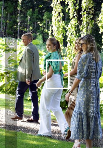 Den Haag 30 juni 2025
Jaarlijkse fotouurtje op huis ten Bosch met aanwezig Koning Willem Alexander Koningin Maxima Prinses Amalia Prinses Alexia Prinses Ariane en hondje Mambo.