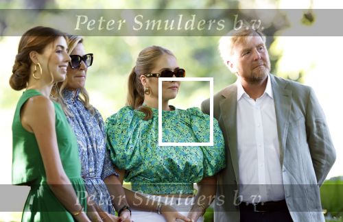 Den Haag 30 juni 2025
Jaarlijkse fotouurtje op huis ten Bosch met aanwezig Koning Willem Alexander Koningin Maxima Prinses Amalia Prinses Alexia Prinses Ariane en hondje Mambo.
