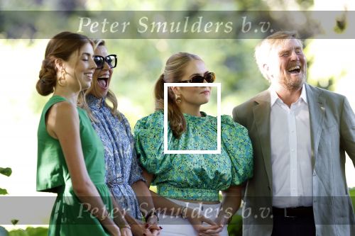 Den Haag 30 juni 2025
Jaarlijkse fotouurtje op huis ten Bosch met aanwezig Koning Willem Alexander Koningin Maxima Prinses Amalia Prinses Alexia Prinses Ariane en hondje Mambo.