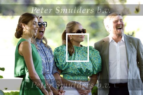 Den Haag 30 juni 2025
Jaarlijkse fotouurtje op huis ten Bosch met aanwezig Koning Willem Alexander Koningin Maxima Prinses Amalia Prinses Alexia Prinses Ariane en hondje Mambo.