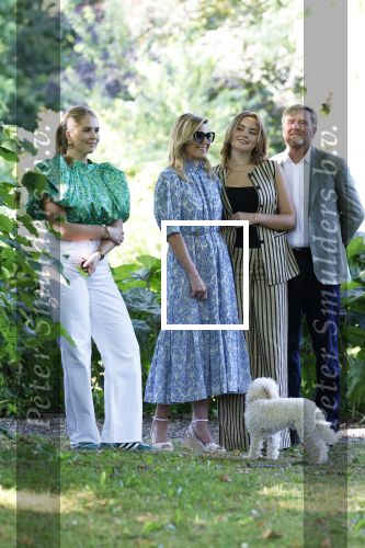 Den Haag 30 juni 2025
Jaarlijkse fotouurtje op huis ten Bosch met aanwezig Koning Willem Alexander Koningin Maxima Prinses Amalia Prinses Alexia Prinses Ariane en hondje Mambo.