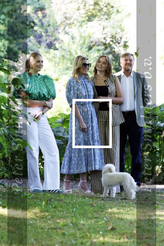 Den Haag 30 juni 2025
Jaarlijkse fotouurtje op huis ten Bosch met aanwezig Koning Willem Alexander Koningin Maxima Prinses Amalia Prinses Alexia Prinses Ariane en hondje Mambo.