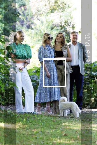 Den Haag 30 juni 2025
Jaarlijkse fotouurtje op huis ten Bosch met aanwezig Koning Willem Alexander Koningin Maxima Prinses Amalia Prinses Alexia Prinses Ariane en hondje Mambo.