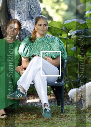 Den Haag 30 juni 2025
Jaarlijkse fotouurtje op huis ten Bosch met aanwezig Koning Willem Alexander Koningin Maxima Prinses Amalia Prinses Alexia Prinses Ariane en hondje Mambo.