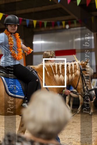 Den Haag 5 juli 2025
Hare Koninklijke Hoogheid Prinses Beatrix der Nederlanden heeft op zaterdagmiddag 5 juli het 60-jarig jubileum van de Stichting Paardrijden voor Gehandicapten (SPG) op de Madurodam Manege in Den Haag bijgewoond.
