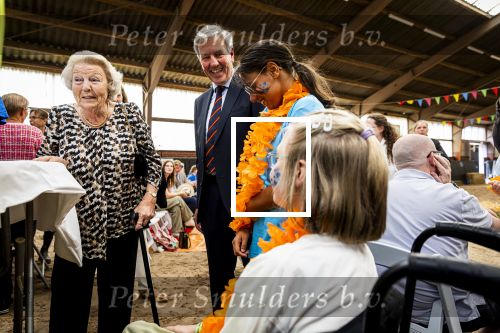 Den Haag 5 juli 2025
Hare Koninklijke Hoogheid Prinses Beatrix der Nederlanden heeft op zaterdagmiddag 5 juli het 60-jarig jubileum van de Stichting Paardrijden voor Gehandicapten (SPG) op de Madurodam Manege in Den Haag bijgewoond.