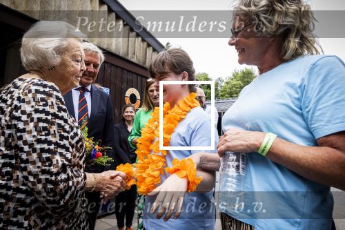 Den Haag 5 juli 2025
Hare Koninklijke Hoogheid Prinses Beatrix der Nederlanden heeft op zaterdagmiddag 5 juli het 60-jarig jubileum van de Stichting Paardrijden voor Gehandicapten (SPG) op de Madurodam Manege in Den Haag bijgewoond.